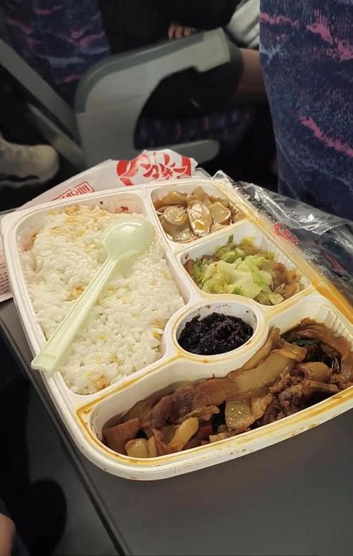 火车盒饭20到25元，比饭店做的同样盒饭贵多了，为何「铁路原材料」 论文发表